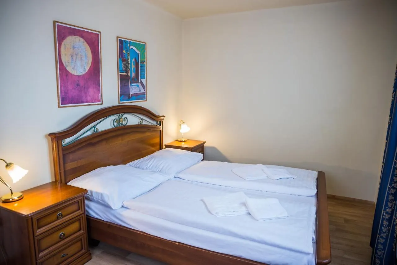 Hostel Little Quarter Praga 0*,  República Checa