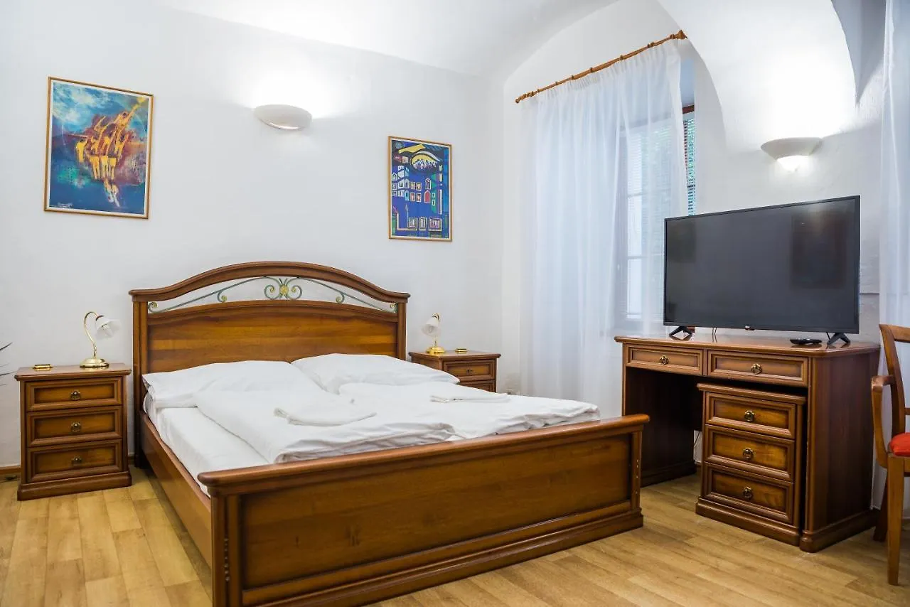 Hostel Little Quarter Prague 0*,